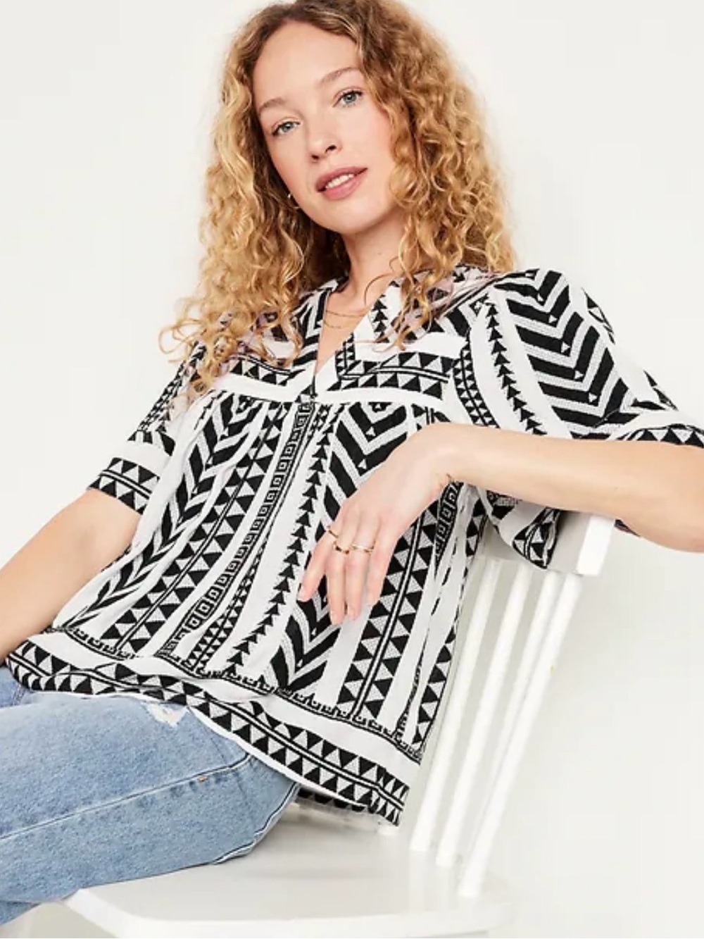 Old Navy Women’s Split Neck Textured Geometric Boho Top Black White Size M